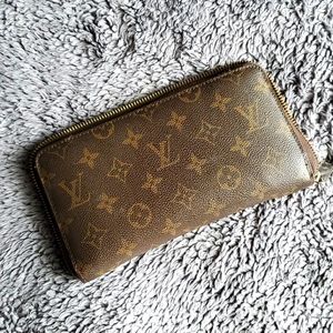 Louis Vuitton Zippy Wallet